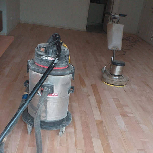 PULIDO DE PISOS DE MADERA